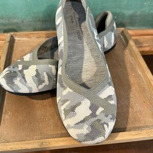 Round Toe Clark’s Shoe